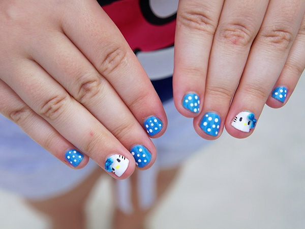 Mẫu nail hình con mèo xinh xắn