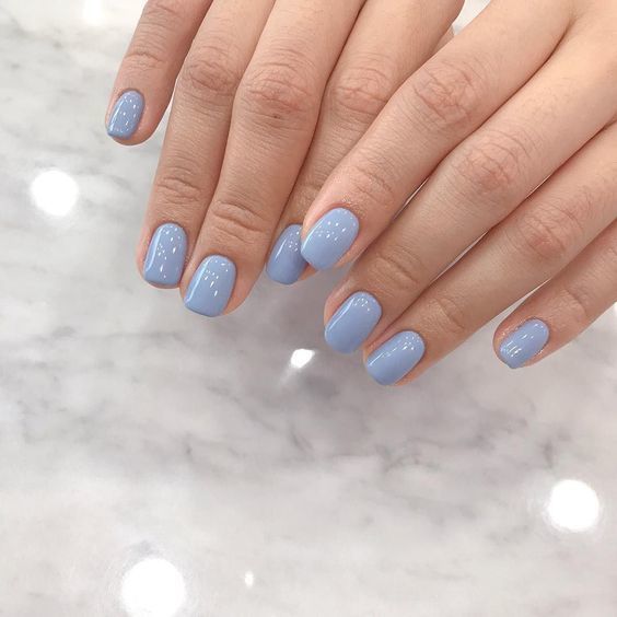 Mẫu nail màu xanh đơn giản