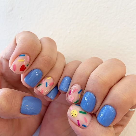 mẫu nail màu xanh dễ thương