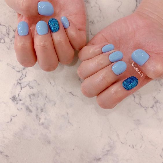 mẫu nail màu xanh cách điệu