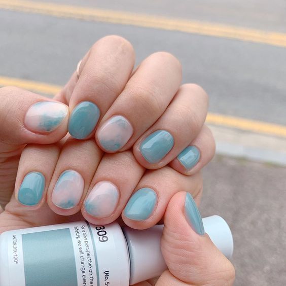mẫu nail màu xanh xinh xắn