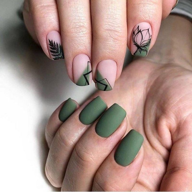 Mẫu nail xanh rêu họa tiết đẹp