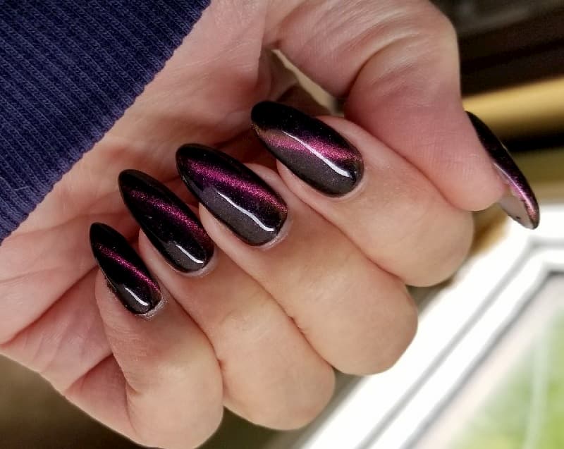 Mẫu nail mắt mèo màu tím cá tính