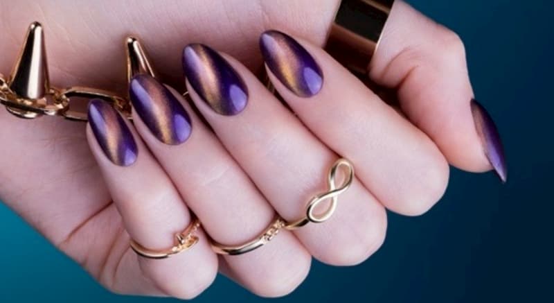 Mẫu nail mắt mèo màu tím xinh động
