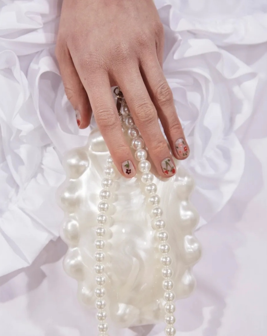 mẫu nail ấn tượng hoa văn 