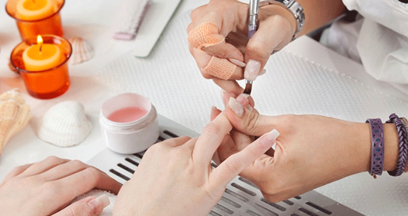 Bảo vệ sức khỏe khi làm nail nên hay không nên?