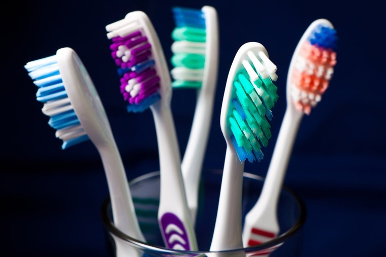 Hướng dẫn cách chọn bàn chải đánh răng bảo vệ nướu 2023