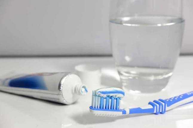 Top 7 kem đánh răng chống ê buốt cho răng nhạy cảm tốt nhất hiện nay