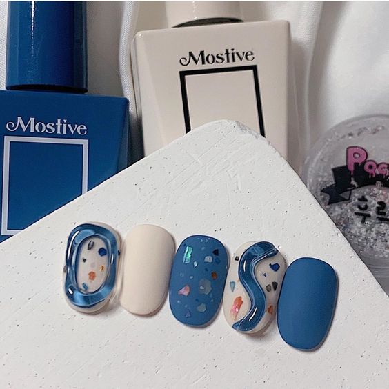 Mẫu nail độc đáo 2024 