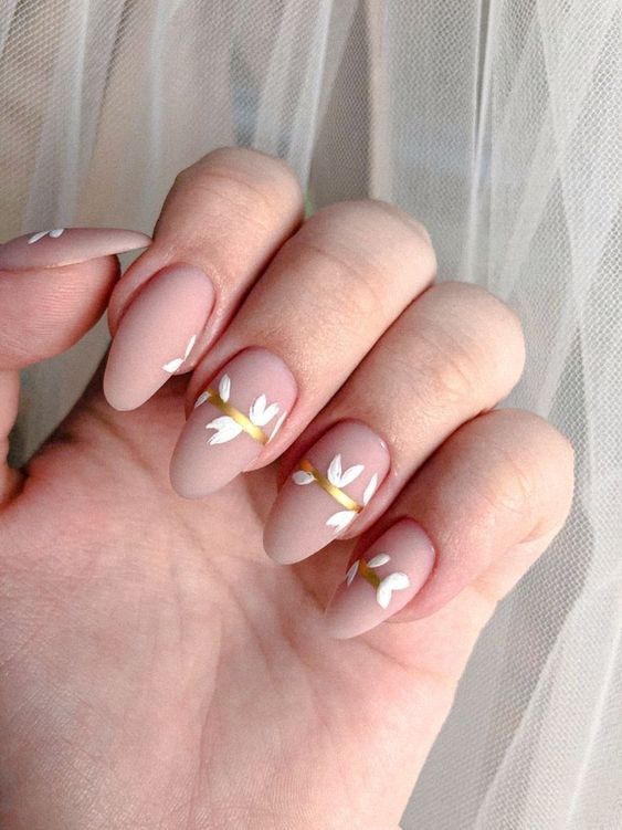 Mẫu nail tết 2024 nhẹ nhàng