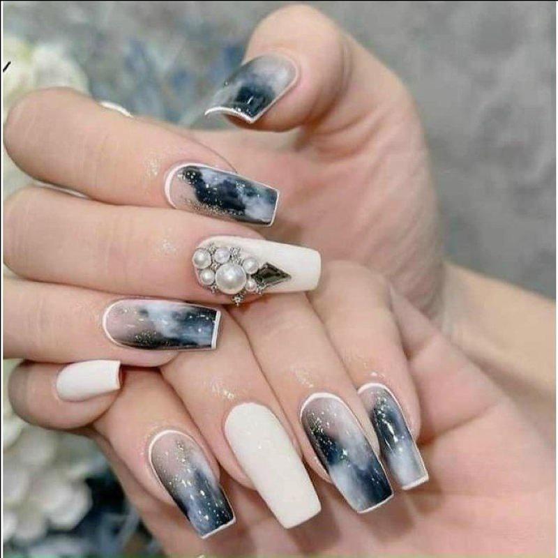 Tuyển tập những mẫu nail loang trong năm nay và năm 2025 đầy sôi động