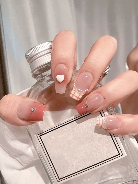Review thế giới nail đẹp 2024-2025 cho các cô nàng