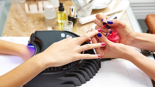 Tạo mẫu nail cách điệu làm mới bản thân nhanh gọn nhất