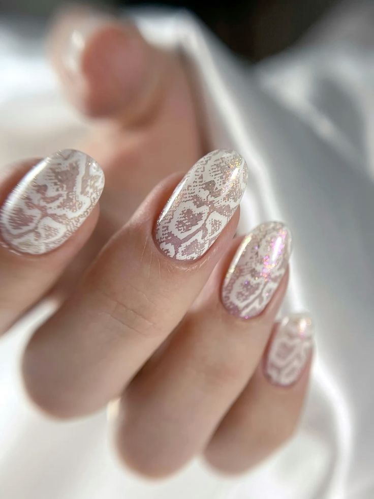 Giới thiệu mẫu nail gấm đang được yêu thích thời gian gần đây