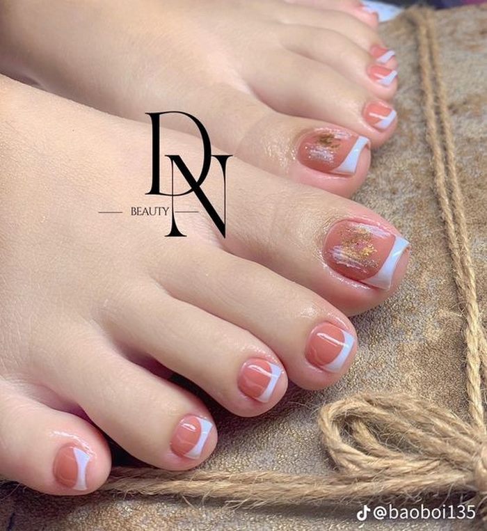 mẫu nail chân màu hồng