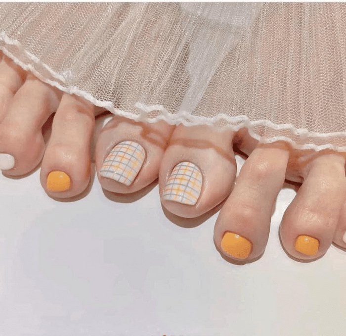 Vẽ nail tết họa tiết đơn giản