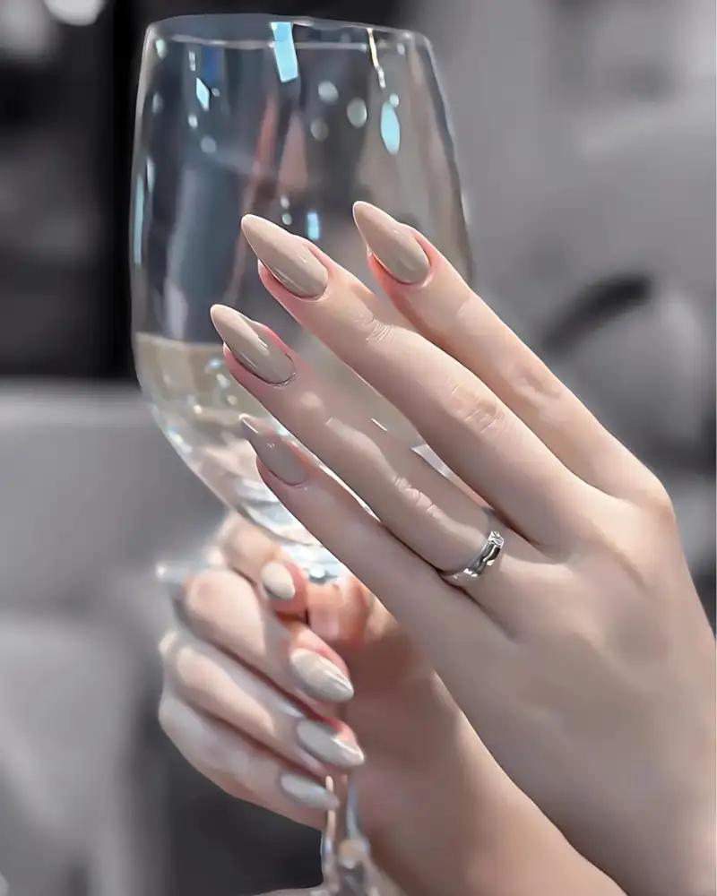 mẫu nail trơn màu nude