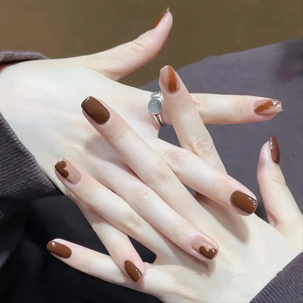 nail tay màu nâu ngọt ngào hàn quốc